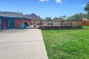 49 Colony Square, Angleton, TX 77515 - Photo 26