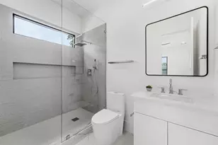 519 W 30th St, Houston, TX 77018 - Photo 32