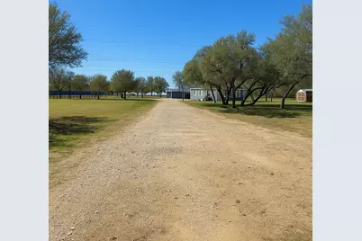 149 High Meadows Dr, Gonzales, TX 78629 - Photo 12