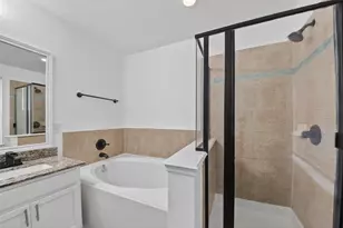 13150 Lawsons Creek Ln, Houston, TX 77072 - Photo 12