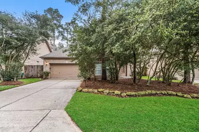 27 E Bellmeade Place, The Woodlands, TX 77382 - Photo 2