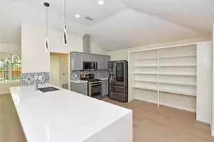 7034 River Bluff Dr, Houston, TX 77085 - Photo 10