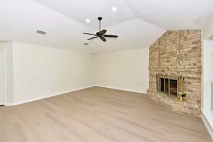7034 River Bluff Dr, Houston, TX 77085 - Photo 8