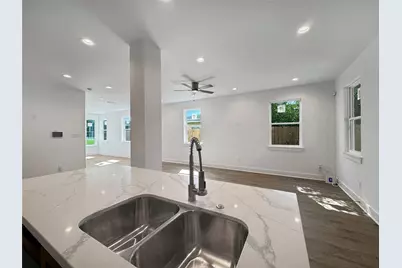 5427 Bellfort Avenue #B, Houston, TX 77033 - Photo 8