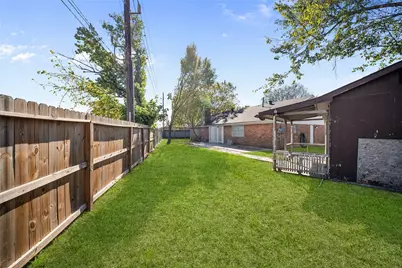 8606 Parkhill Forest Drive, Houston, TX 77088 - Photo 30