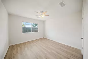 8606 Parkhill Forest Dr, Houston, TX 77088 - Photo 26