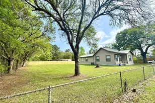 909 W Elder, Colmesneil, TX 75938 - Photo 1
