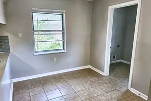 3040 Longwood Ln, Dickinson, TX 77539 - Photo 6