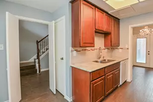7447 Cambridge St, Houston, TX 77054 - Photo 8