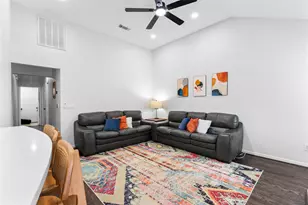 99 S Village Knoll Cir, The Woodlands, TX 77381 - Photo 18