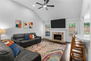 99 S Village Knoll Cir, The Woodlands, TX 77381 - Photo 16
