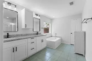 99 S Village Knoll Cir, The Woodlands, TX 77381 - Photo 26