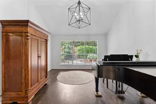 99 S Village Knoll Cir, The Woodlands, TX 77381 - Photo 8