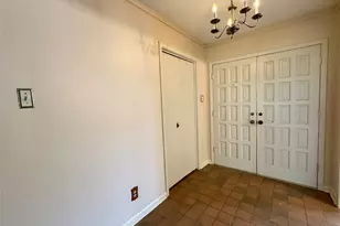 1221 Greenbriar Dr, Huntsville, TX 77340 - Photo 4