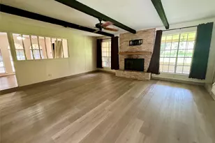 1221 Greenbriar Dr, Huntsville, TX 77340 - Photo 8