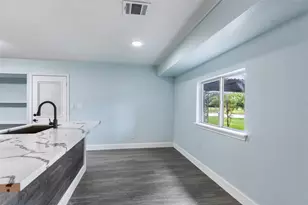 666 Elton St, Houston, TX 77034 - Photo 12