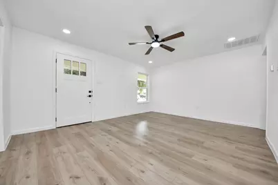 10418 Burman Street, Houston, TX 77029 - Photo 2