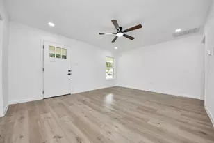 10418 Burman St, Houston, TX 77029 - Photo 2