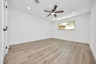 10418 Burman St, Houston, TX 77029 - Photo 12