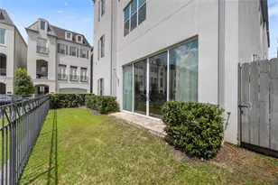 11107 Savannah Oaks Ln, Houston, TX 77043 - Photo 44