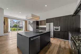 11107 Savannah Oaks Ln, Houston, TX 77043 - Photo 14