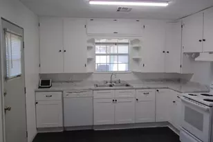 1310 16th St, Huntsville, TX 77340 - Photo 20