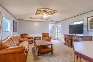 958 Wightman St, Matagorda, TX 77414 - Photo 6