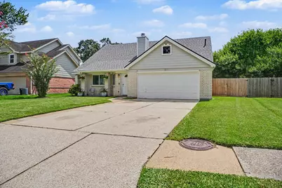 502 Magnolia Circle, League City, TX 77573 - Photo 2