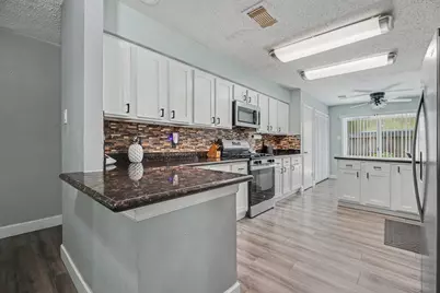 502 Magnolia Circle, League City, TX 77573 - Photo 10