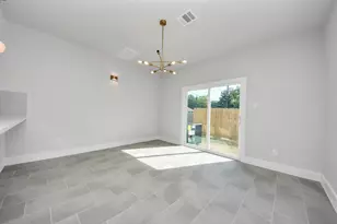 1110 E Main St, La Porte, TX 77571 - Photo 12