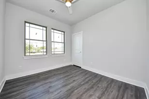 1110 E Main St, La Porte, TX 77571 - Photo 28