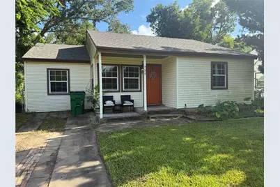 725 Kyle Street, Angleton, TX 77515 - Photo 1