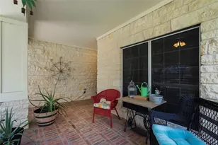 1011 Elm Pointe, League City, TX 77573 - Photo 4