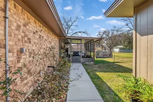 1348 Gifford Rd, Angleton, TX 77515 - Photo 8