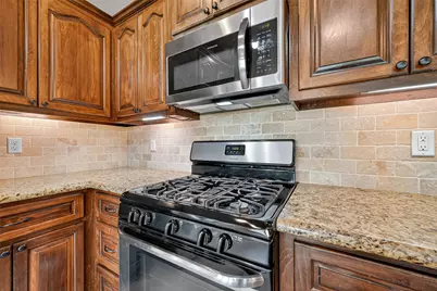 504 Lexington Avenue, Clute, TX 77531 - Photo 10