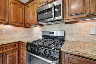 504 Lexington Ave, Clute, TX 77531 - Photo 10