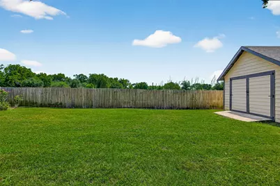 504 Lexington Avenue, Clute, TX 77531 - Photo 32