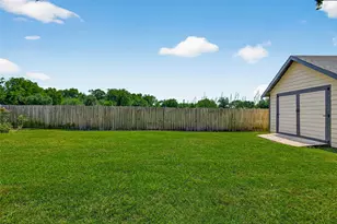 504 Lexington Ave, Clute, TX 77531 - Photo 32