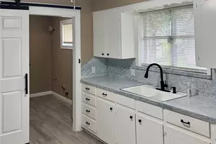 2013 Crestwood Dr, Richmond, TX 77469 - Photo 6