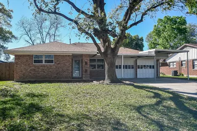 1202 Dwinnell Street, Baytown, TX 77520 - Photo 2