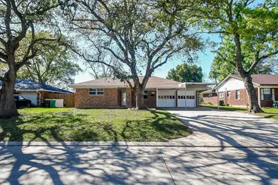 1202 Dwinnell Street, Baytown, TX 77520 - Photo 1