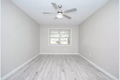 1202 Dwinnell Street, Baytown, TX 77520 - Photo 14