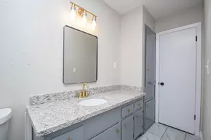 1202 Dwinnell St, Baytown, TX 77520 - Photo 4