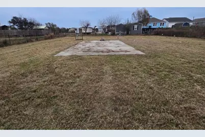 303 15th Street, Dickinson, TX 77539 - Photo 4