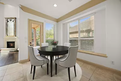 27 Tioga Place, The Woodlands, TX 77375 - Photo 12