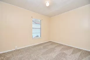 225 17th Ave N, Texas City, TX 77590 - Photo 8