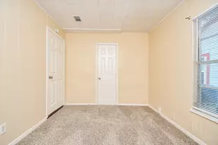 225 17th Ave N, Texas City, TX 77590 - Photo 6