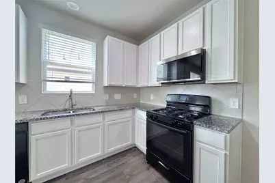 303 Black Bear Drive, Huntsville, TX 77320 - Photo 8