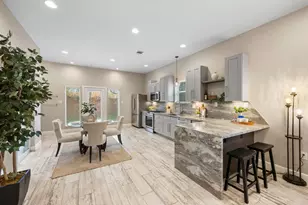 317 E 35th St, Houston, TX 77018 - Photo 1