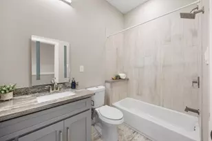 317 E 35th St, Houston, TX 77018 - Photo 18